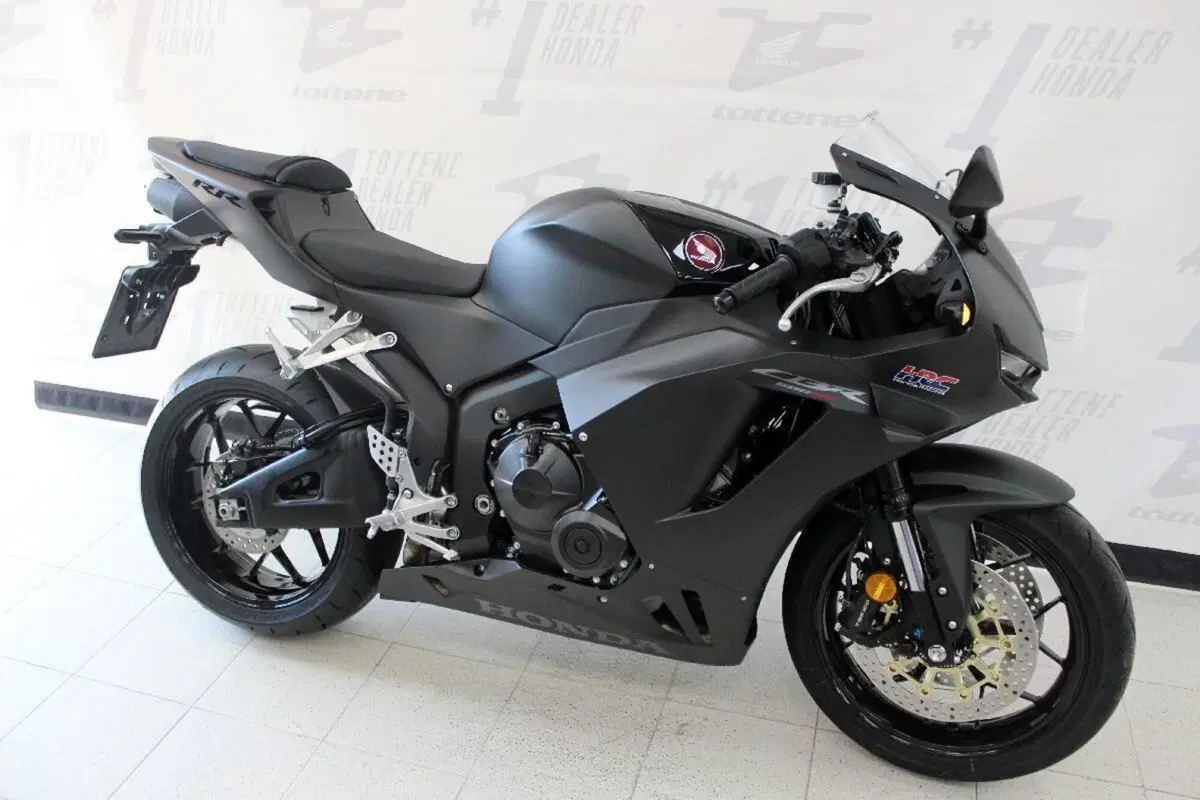Honda CBR 600 RR (2024 - 26) (3)