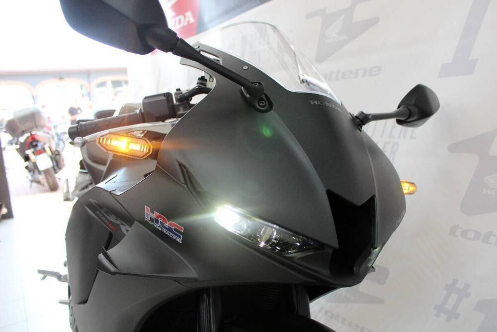 Honda CBR 600 RR (2024 - 25) (4)