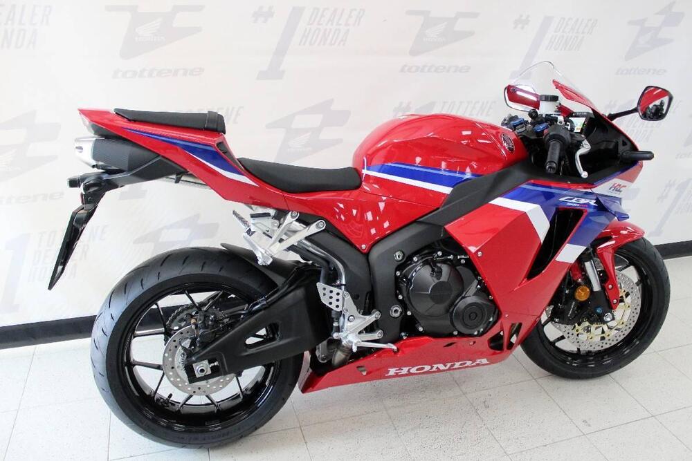 Honda CBR 600 RR (2024 - 25) (2)