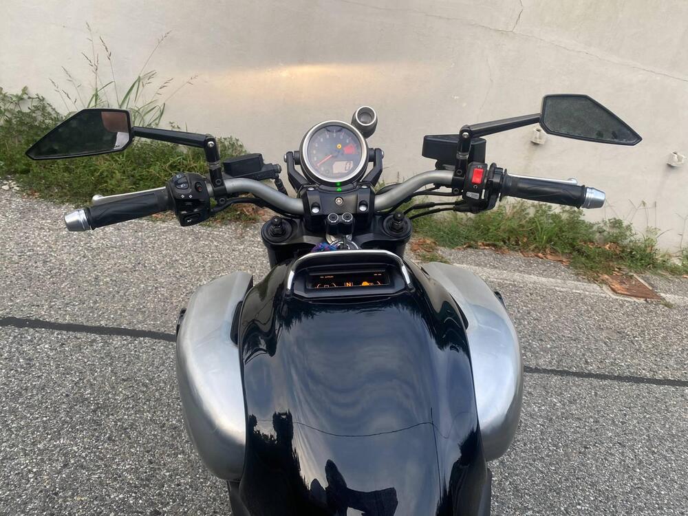 Yamaha VMAX (2008 - 17) (5)