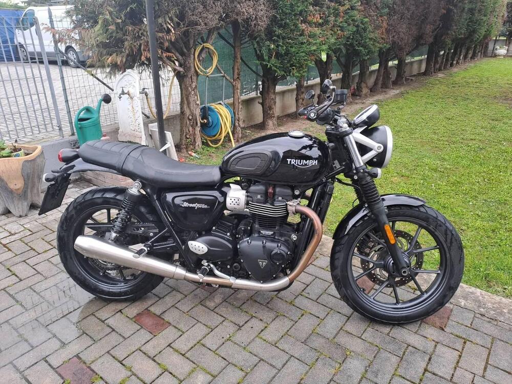 Triumph Street Twin 900 (2017 - 18)