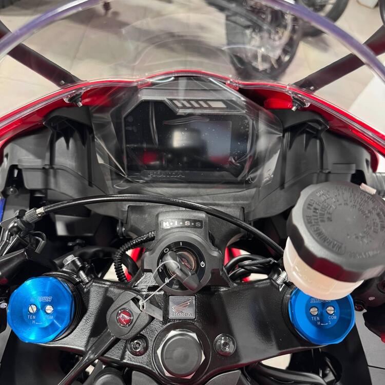 Honda CBR 600 RR (2024 - 25) (4)