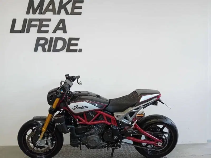 Indian FTR 1200 R Carbon (2021 - 25) (2)