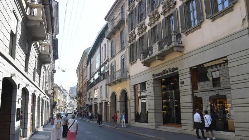 Milano, nuova ZTL in centro dal 15 settembre: fasce orarie, deroghe e chi pu&ograve; accedere, quello che bisogna sapere. Moto salve fino al 2026