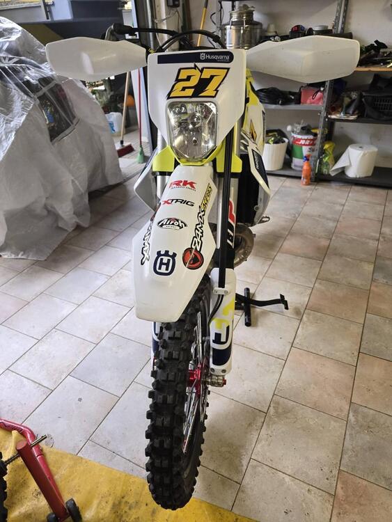 Husqvarna TE 300i (2023) (2)