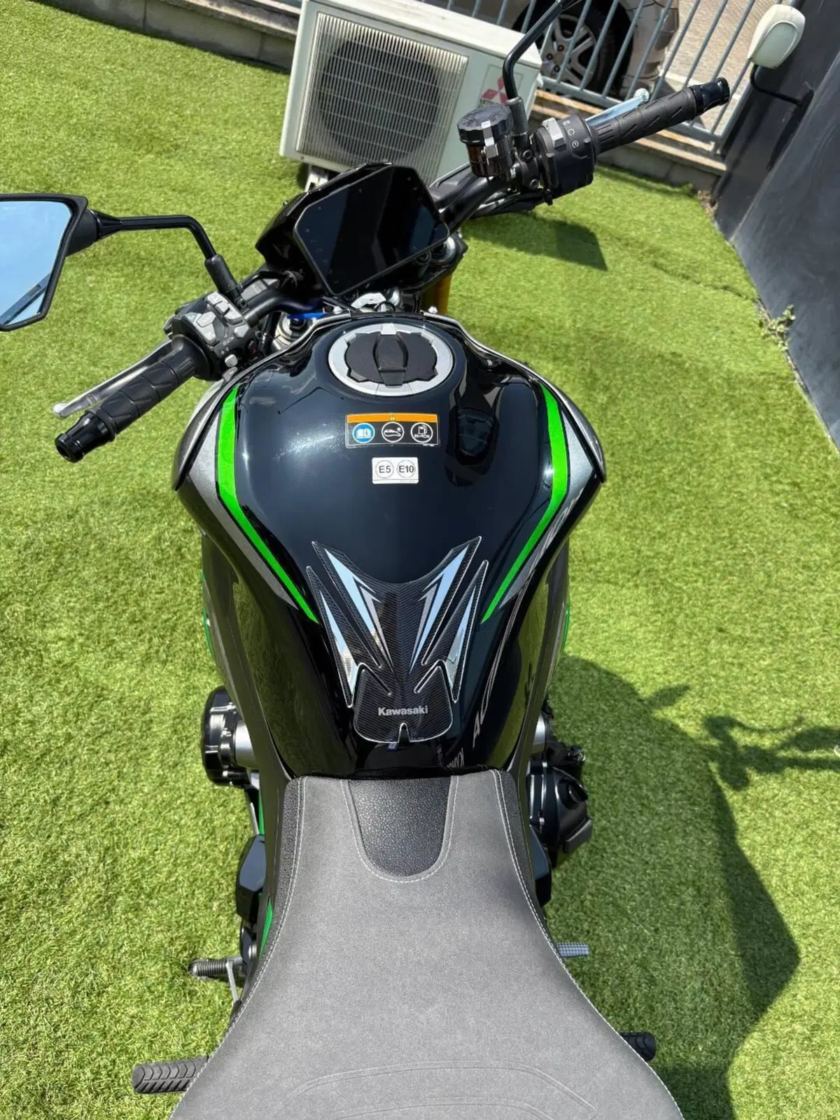 Kawasaki Z 900 SE (2025 - 26) (3)