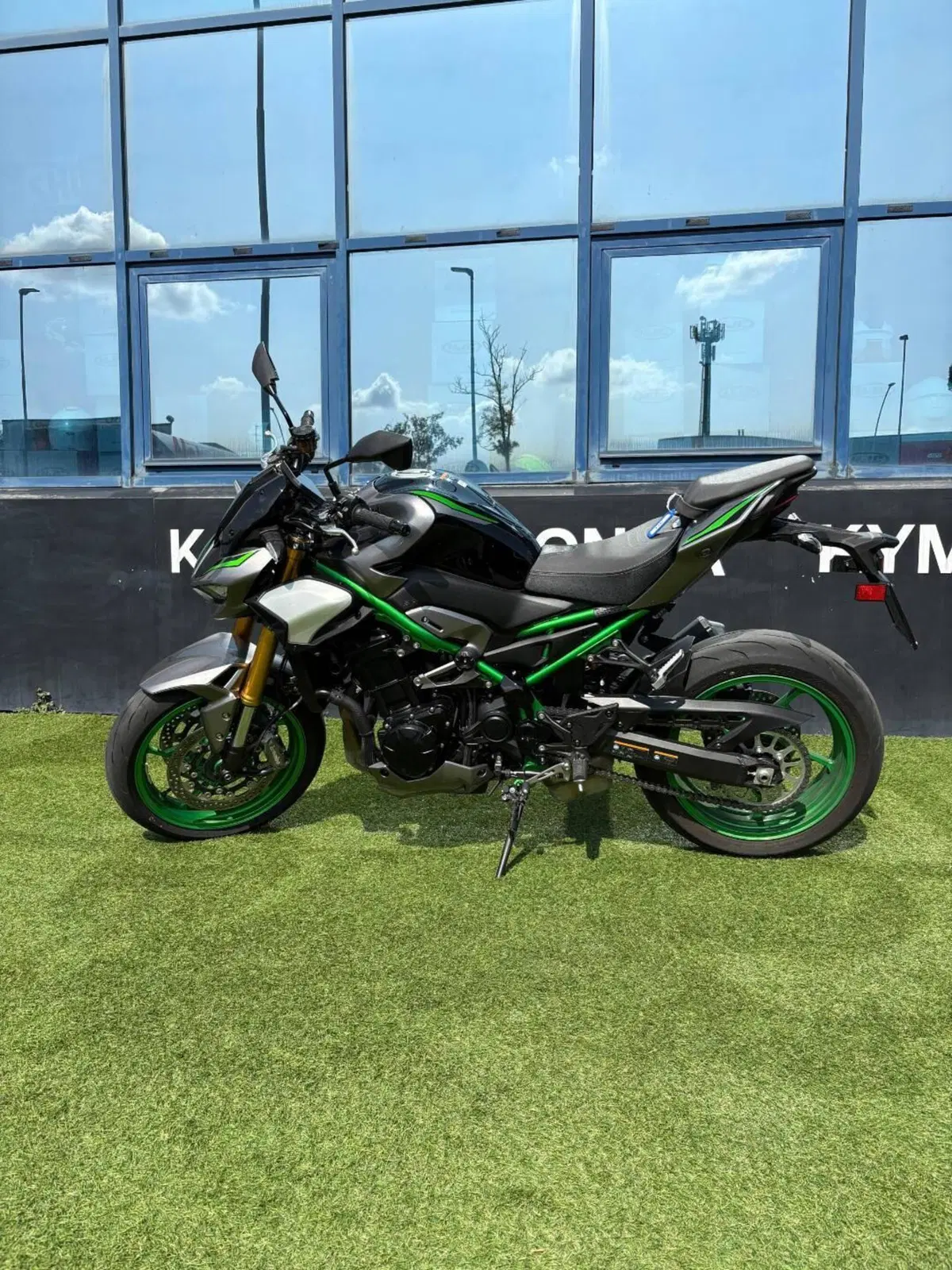 Kawasaki Z 900 SE (2025 - 26) (7)