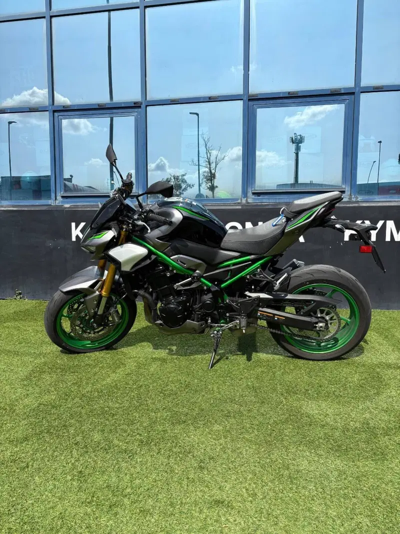 Kawasaki Z 900 SE (2025 - 26) (7)