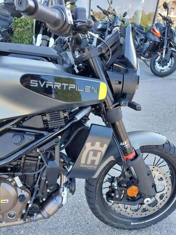 Husqvarna Svartpilen 125 (2024 - 25) (3)