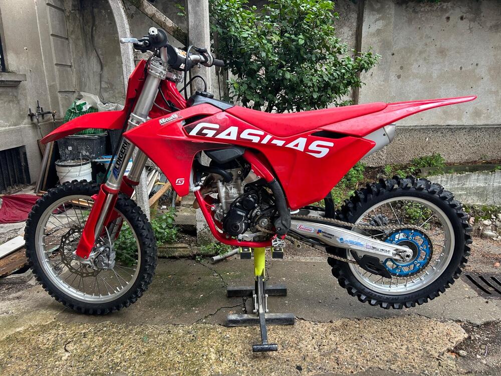 GASGAS MC 250 F (2024) (2)