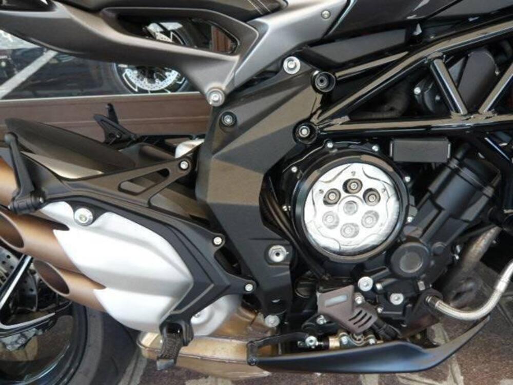 MV Agusta Brutale 800 RR (2021 - 25) (4)