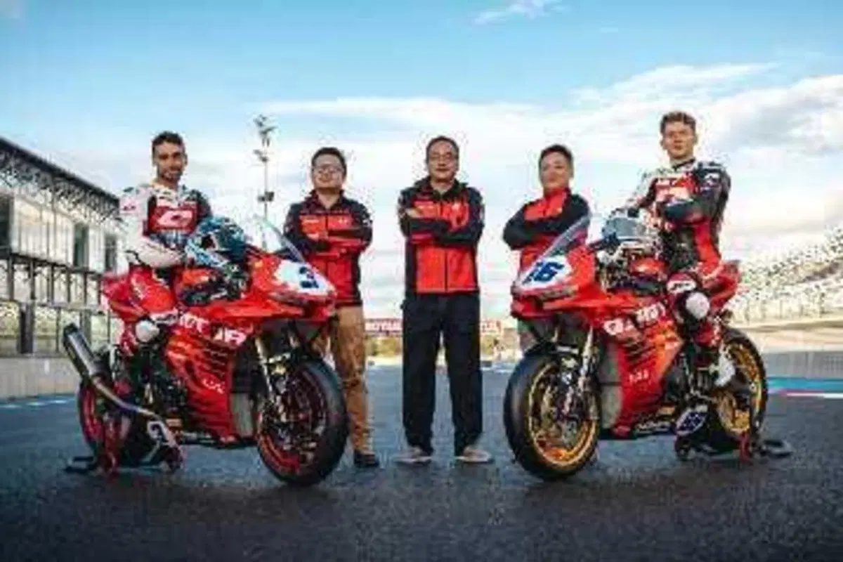 SBK 2025. QJMOTOR ha presentato la nuova SRK 800 RS (2)