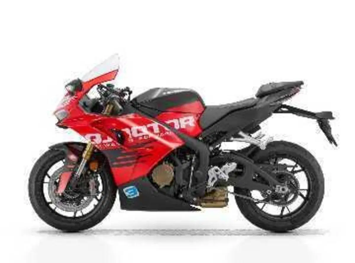 SBK 2025. QJMOTOR ha presentato la nuova SRK 800 RS (5)