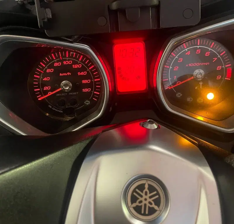 Yamaha X-Max 400 (2013 - 16) (3)