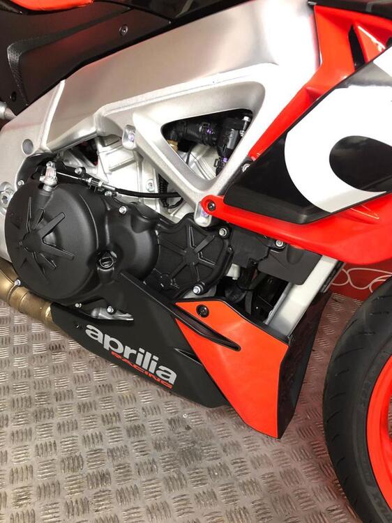 Aprilia Tuono V4 Factory (2021 - 24) (5)