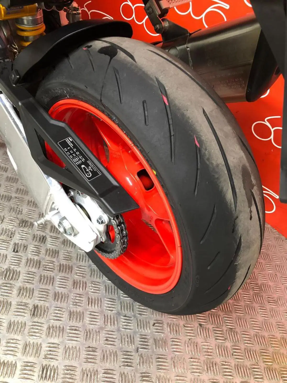 Aprilia Tuono V4 Factory (2021 - 24) (6)