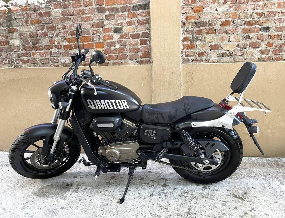 QJ Motor SRV 300 (2023 - 25) (3)