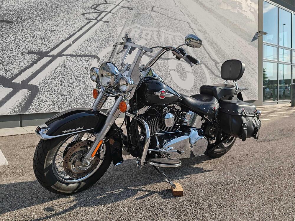 Harley-Davidson 1690 Heritage Classic (2011 - 17) - FLSTC (4)