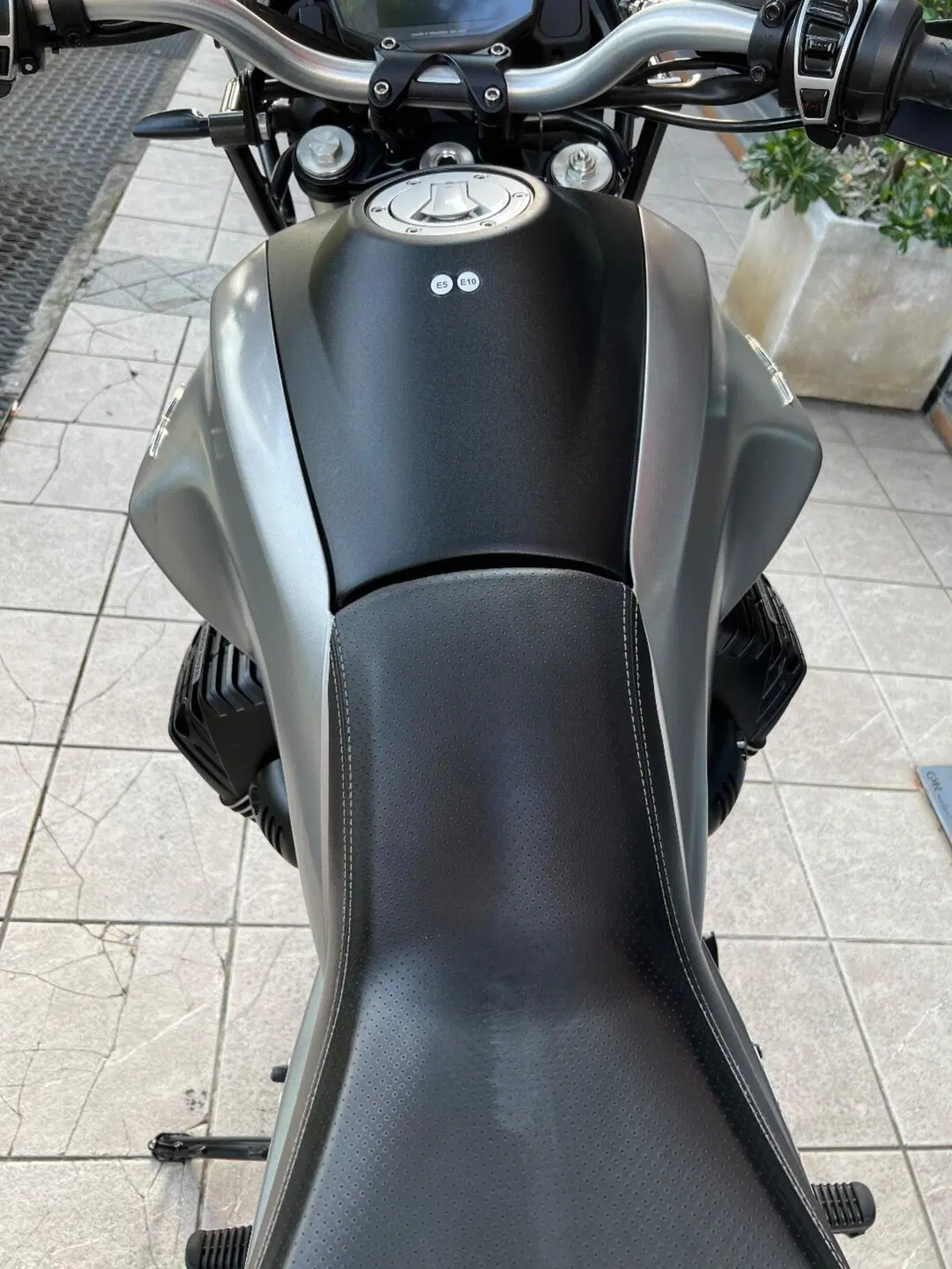 Moto Guzzi V85 TT (2019 - 20) (7)