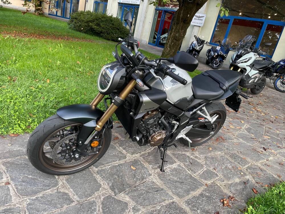 Honda CB 650 R E-Clutch (2024 - 25) (2)