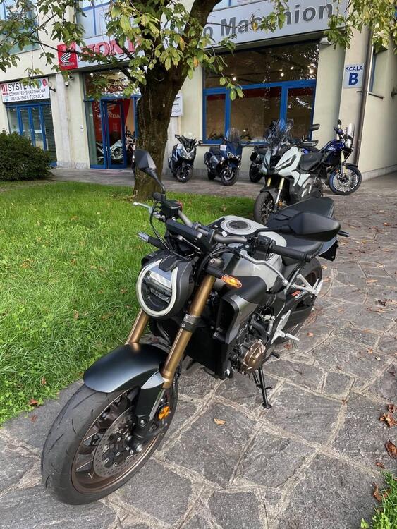 Honda CB 650 R E-Clutch (2024 - 25) (3)