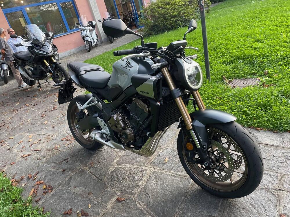 Honda CB 650 R E-Clutch (2024 - 25) (4)