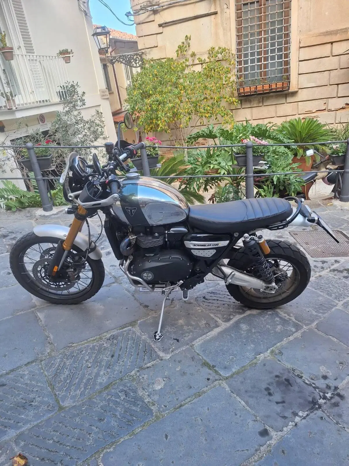 Triumph Scrambler 1200 XE Chrome Edition (2023) (2)