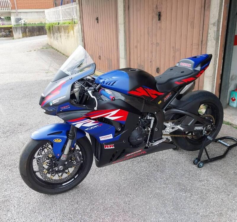 Honda CBR 1000 RR-R Fireblade (2020 - 21) (2)