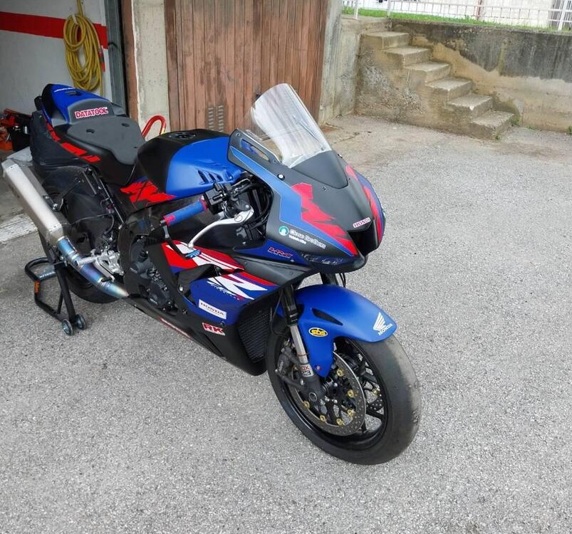 Honda CBR 1000 RR-R Fireblade (2020 - 21) (3)
