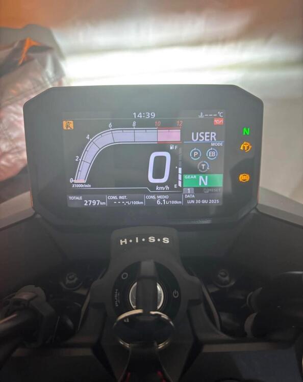 Honda CB 750 Hornet (2023 - 24) (4)