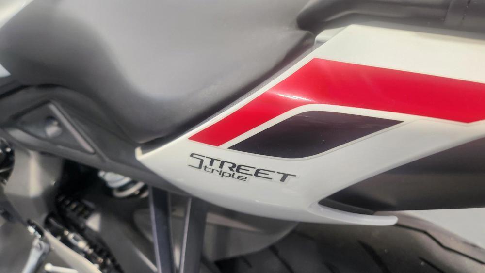 Triumph Street Triple S (2020 - 23) (4)