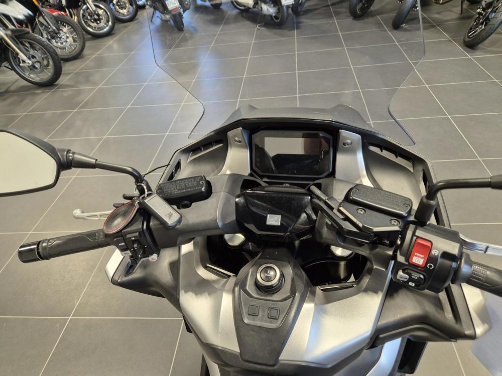 Honda Forza 750 DCT Urban (2021 - 24) (4)