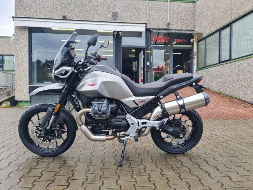 Moto Guzzi V85 Strada (2024 - 25) (4)