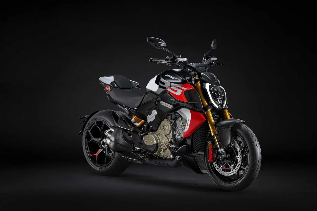 Nuove Ducati Diavel V4 RS e Multistrada V4 RS: le due novità di Borgo Panigale svelate a Misano