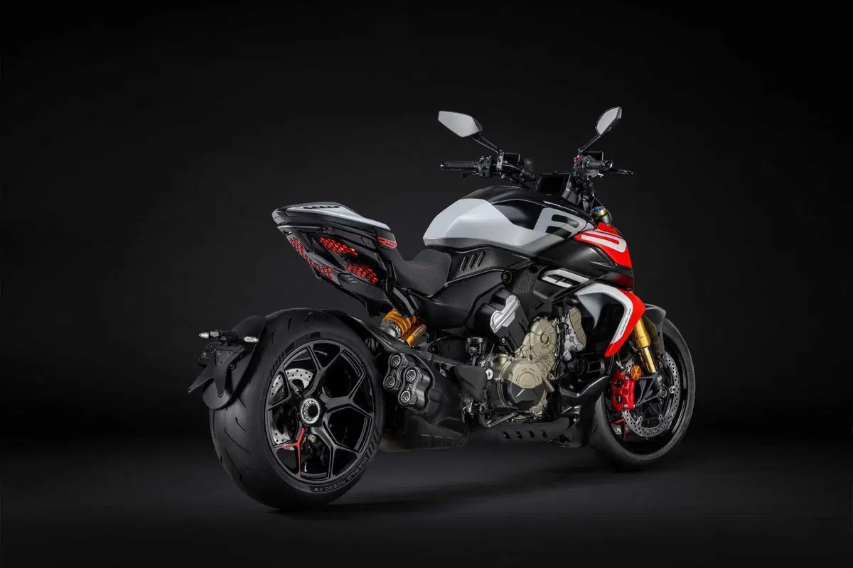 Nuove Ducati Diavel V4 RS e Multistrada V4 RS: le due novità di Borgo Panigale svelate a Misano (3)