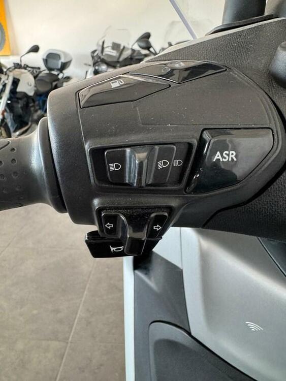 Piaggio MP3 400 Sport ABS Hpe (2021 - 22) (5)