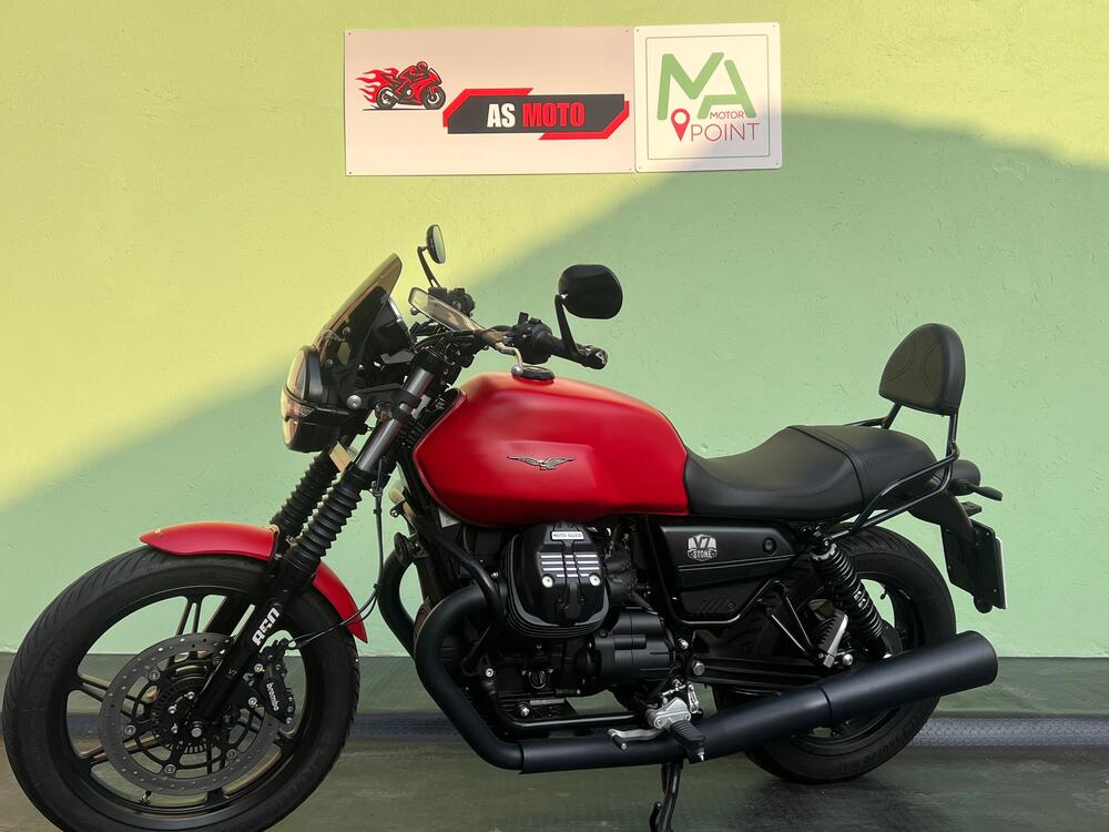 Moto Guzzi V7 Stone (2021 - 24)
