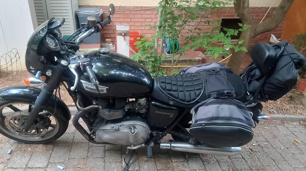 Triumph Bonneville SE (2009 - 13) (2)