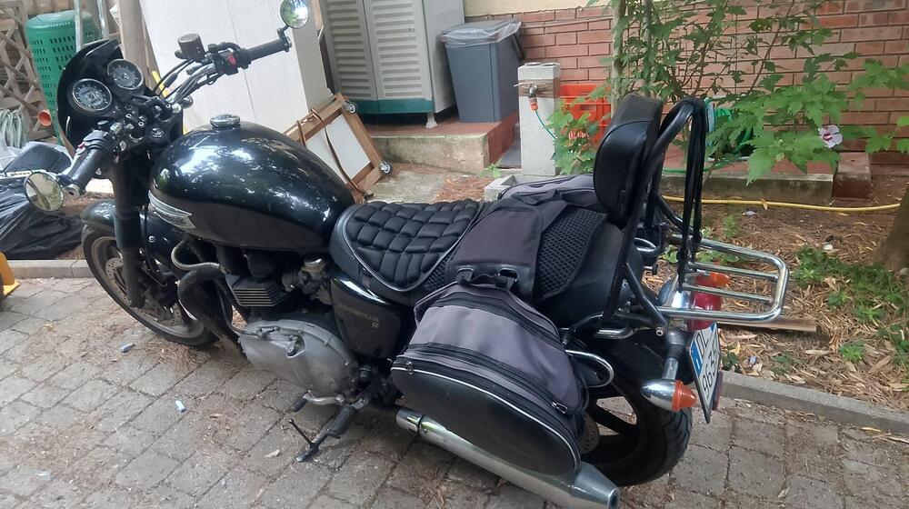 Triumph Bonneville SE (2009 - 13) (3)