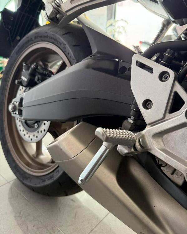 Honda CB 650 R E-Clutch (2024 - 25) (2)