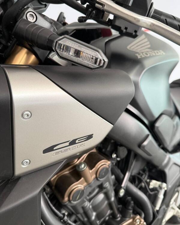 Honda CB 650 R E-Clutch (2024 - 25) (3)
