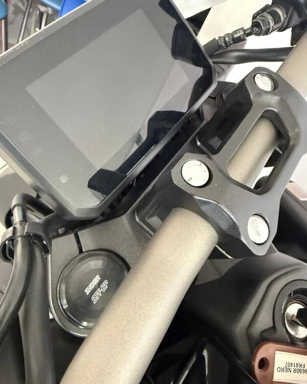 Honda CB 650 R E-Clutch (2024 - 25) (4)