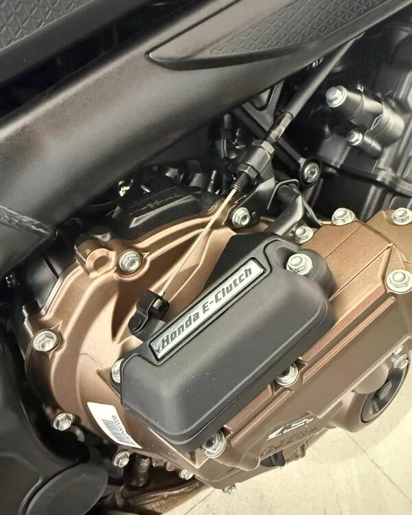 Honda CB 650 R E-Clutch (2024 - 25) (5)