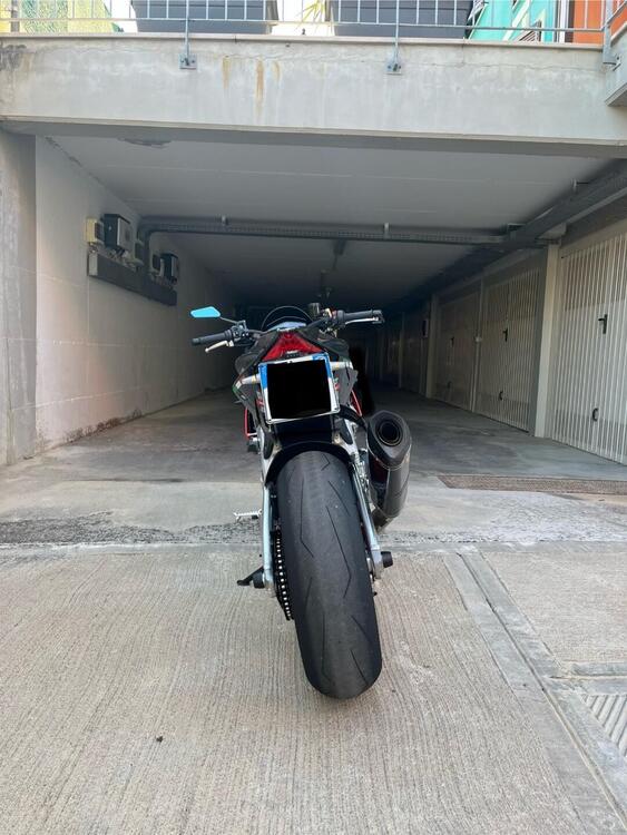 Aprilia Tuono V4 Factory (2017 - 18) (5)