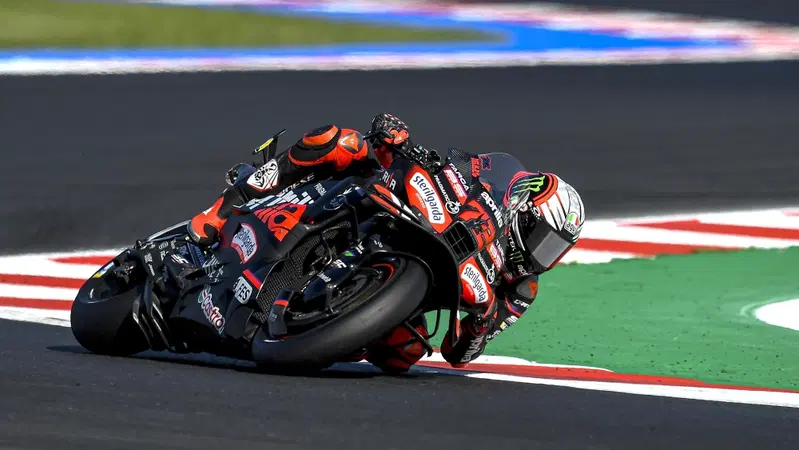 MotoGP 2025. GP di San Marino. Pole di Marco Bezzecchi, in prima fila anche Alex Marquez e Fabio Quartararo! [RISULTATI]