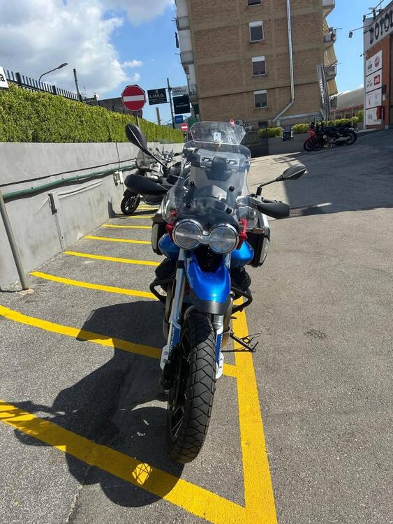 Moto Guzzi V85 TT (2024 - 25) (2)