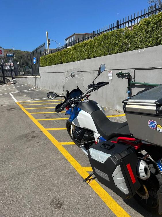 Moto Guzzi V85 TT (2024 - 25) (5)