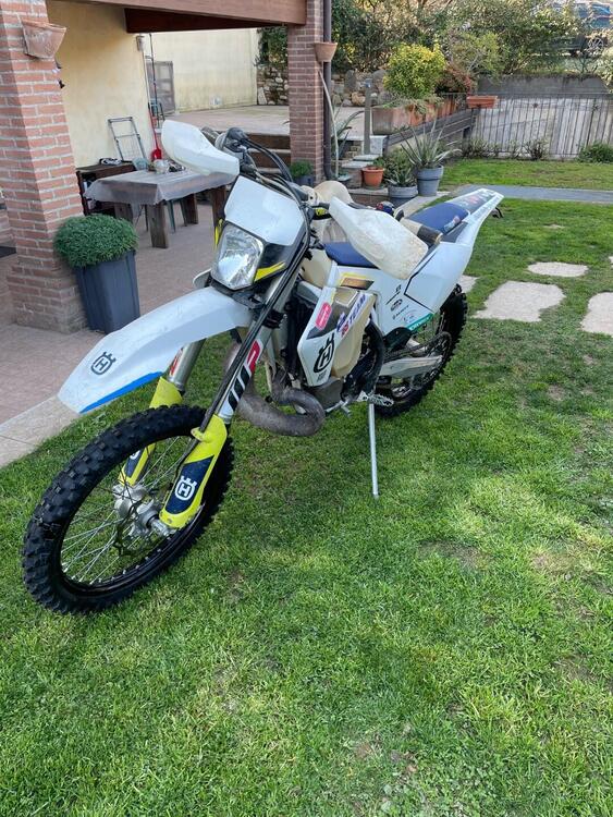 Husqvarna TE 300i (2019) (4)