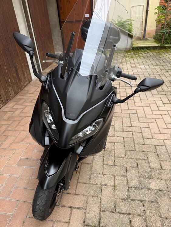 Yamaha T-Max 560 Tech Max (2022 - 24) (2)