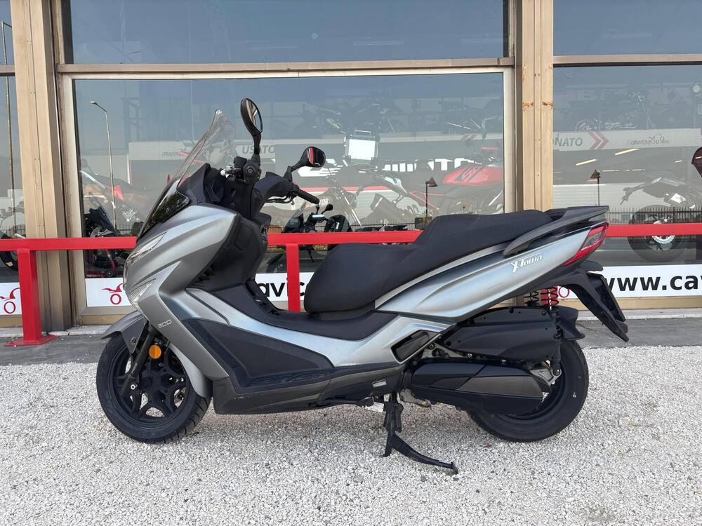 Kymco X-Town 300i ABS (2016 - 20) (3)